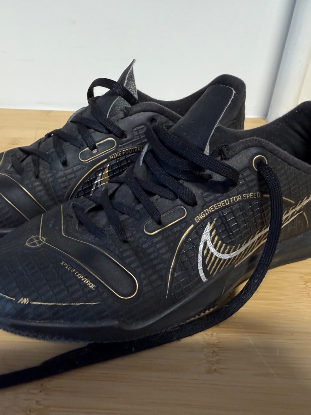 Nike Mercurial Indoor Football / Soccer Shoes | Black & Gold